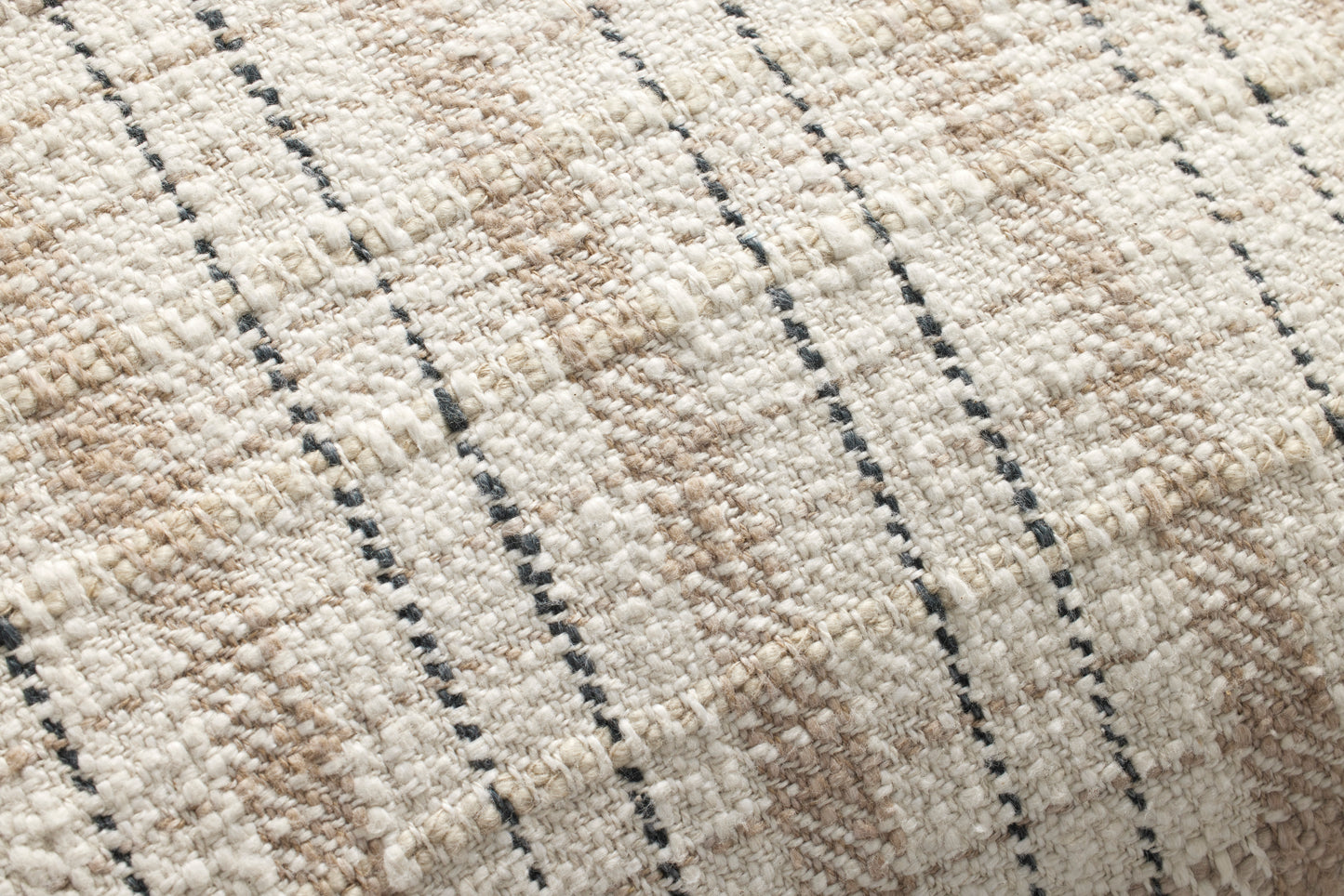 Cojín Tejido Cuadros Café Paca 55x55 con relleno